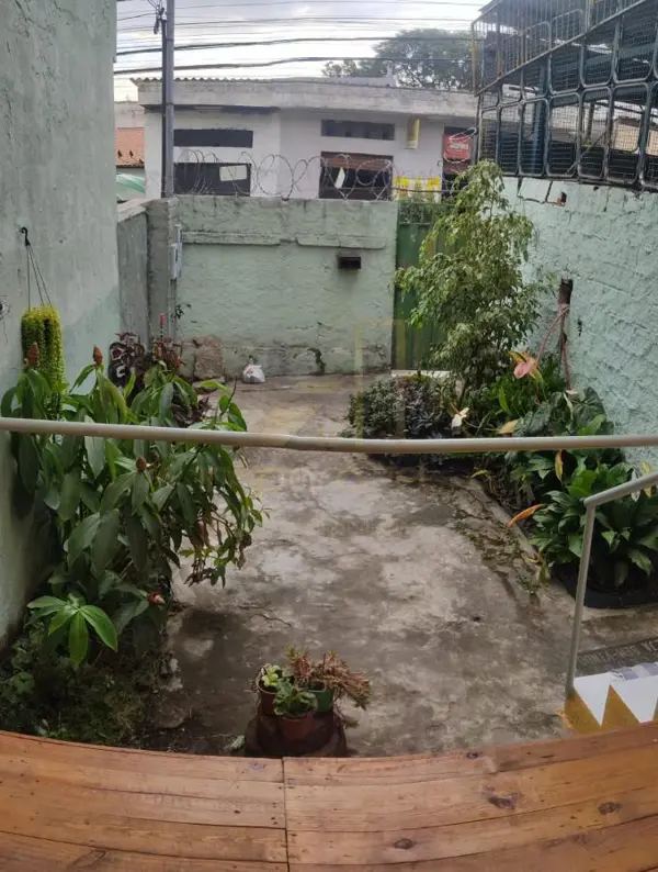 Casa 3 quartos 4 banheiros 
