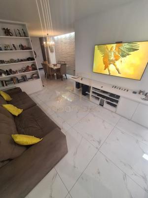 Apartamento 3 quartos 2 banheiros 153m²
