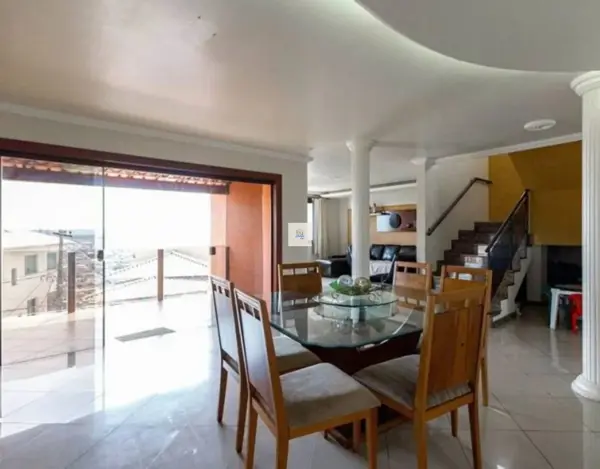 Casa 4 quartos 3 banheiros 265m²