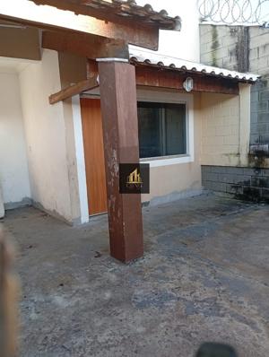 Casa 2 quartos 2 banheiros 65m²