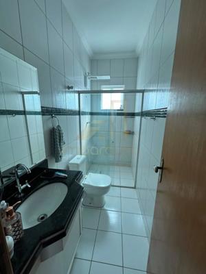 Casa 3 quartos 3 banheiros 
