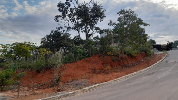 Lote em condomínio 