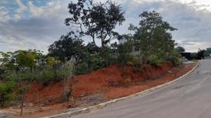 Lote em condomínio 