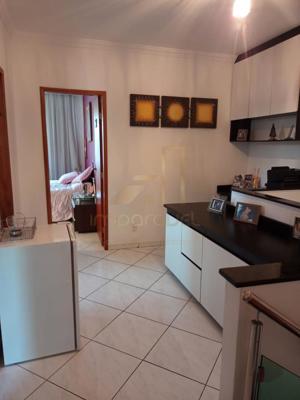 Casa 4 quartos 3 banheiros 
