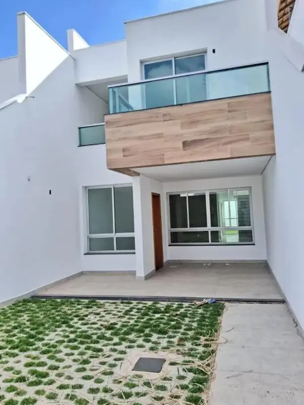 Casa 3 quartos 2 banheiros 
