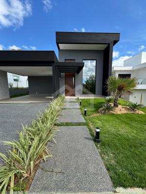 Casa em condomínio 4 quartos 4 vagas 256m²