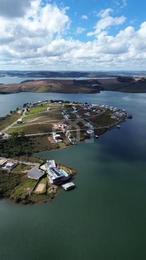 Lote em condomínio 