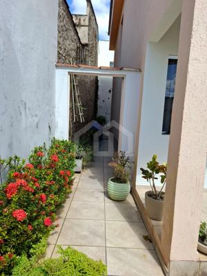 Casa 4 quartos 2 vagas 181m²
