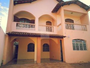 Casa 5 quartos 2 banheiros 180m²