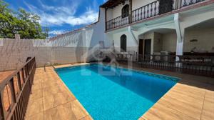 Casa 6 quartos 2 vagas 279m²