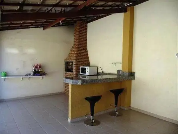 Casa 4 quartos 3 banheiros 
