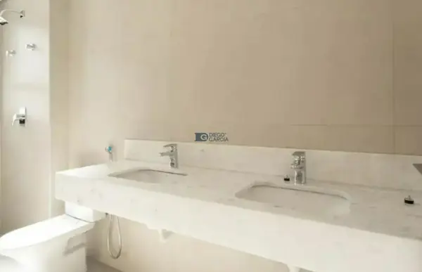 Apartamento 3 quartos 4 banheiros 145m²