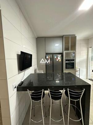 Apartamento 3 quartos 2 banheiros 270m²