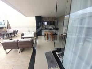 Casa em condomínio 3 quartos 4 vagas 193m²
