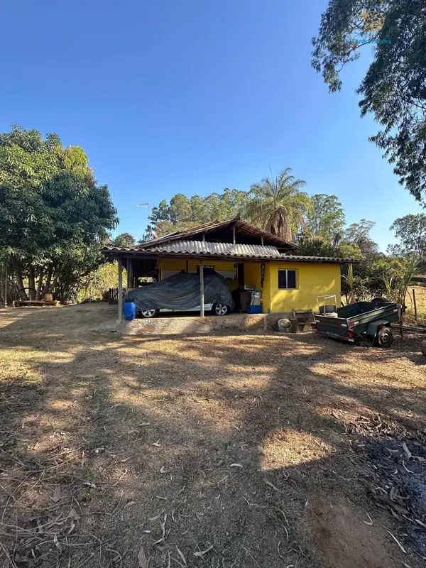 Sítio 3 quartos 1 banheiro 180m²
