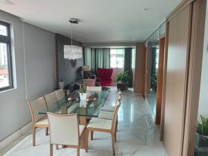 Apartamento 4 quartos 3 banheiros 500m²