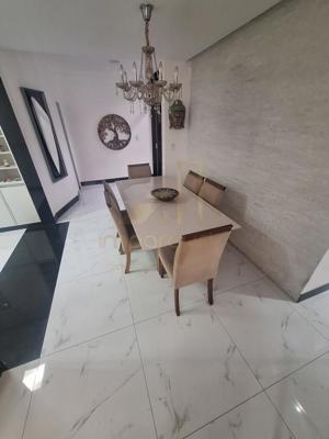 Apartamento 3 quartos 2 banheiros 153m²
