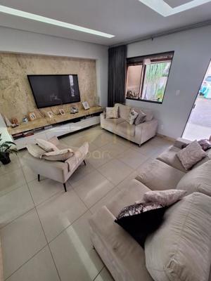 Casa 3 quartos 2 banheiros 
