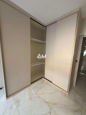 Apartamento 3 quartos 2 banheiros 360m²