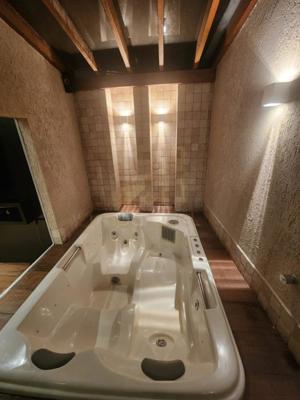 Casa 3 quartos 3 banheiros 240m²
