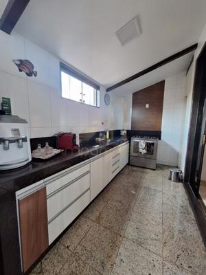 Casa 3 quartos 2 banheiros 
