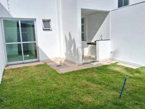 Casa 3 quartos 2 banheiros 
