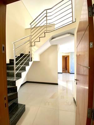 Apartamento 3 quartos 3 banheiros 289m²
