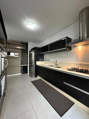 Apartamento 3 quartos 3 banheiros 154m²