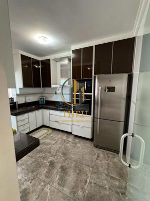 Apartamento 4 quartos 4 banheiros 240m²

