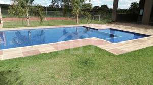 Lote em condomínio 