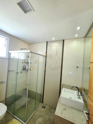 Casa 3 quartos 3 banheiros 240m²
