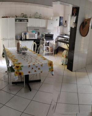 Casa 3 quartos 4 banheiros 
