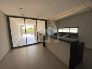 Casa em condomínio 4 quartos 4 vagas 256m²