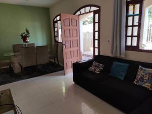 Casa 3 quartos 3 banheiros 200m²