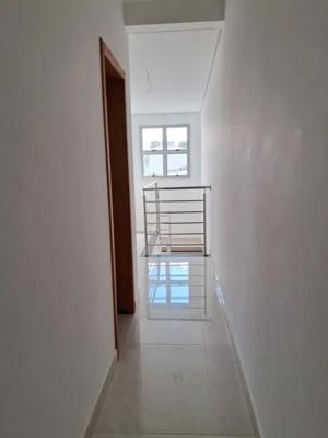 Casa 3 quartos 2 banheiros 
