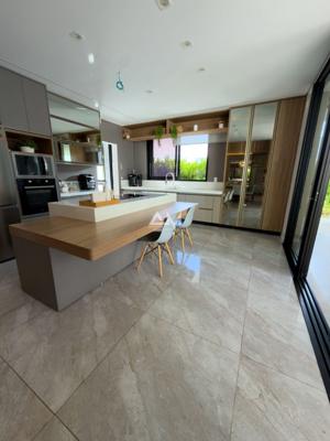 Apartamento 3 quartos 2 banheiros 1365m²