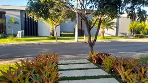 Casa em condomínio 4 vagas 460m²