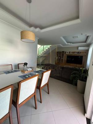 Casa 3 quartos 3 banheiros 
