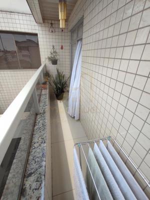 Apartamento 3 quartos 2 banheiros 185m²

