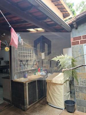 Casa 3 quartos 2 banheiros 68m²