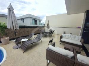 Casa em condomínio 3 quartos 4 vagas 193m²
