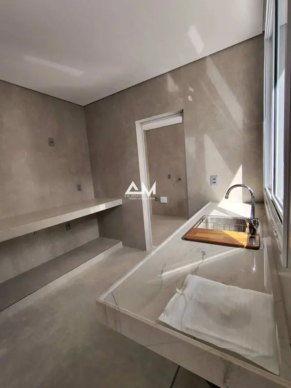 Apartamento 4 quartos 3 banheiros 200m²