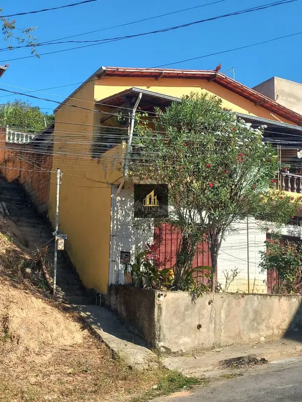 Casa 3 quartos 2 banheiros 360m²