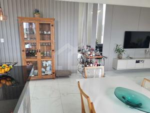 Casa em condomínio 3 quartos 4 vagas 193m²
