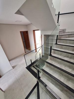 Casa 3 quartos 3 banheiros 160m²
