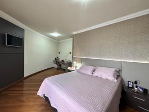 Apartamento 3 quartos 2 banheiros 220m²