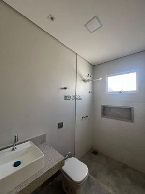 Apartamento 3 quartos 3 banheiros 165m²