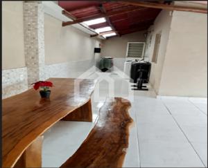 Chácara 2 quartos 4 vagas 200m²