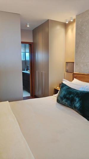 Apartamento 3 quartos 3 banheiros 240m²