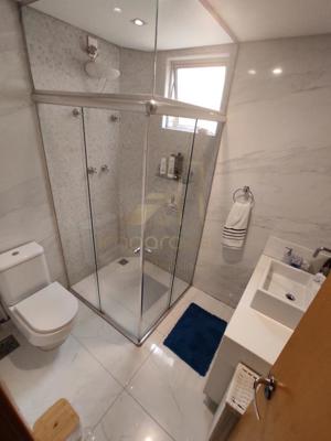 Apartamento 3 quartos 2 banheiros 185m²
